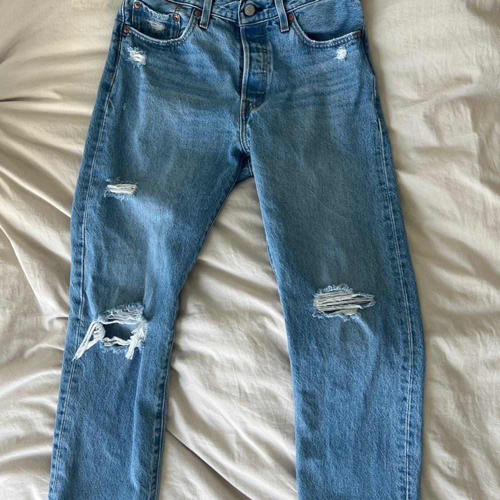501 Vintage Distressed Levi’s Cropped W28 L26